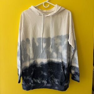 Unbranded light weight blue tie dye hoodie. Women’s Size Medium M.